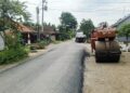Proyek Pembangunan Jalan Plosorejo-Sembongin Blora Senilai Rp1,5 Miliar Molor, Kontraktor Kena SP 2 36 Kondisi proyek pembangunan Jalan Plosorejo-Sembongin, Kabupaten Blora, tidak ada aktivitas pengerjaan, Selasa, 16 Desember 2025. (Eko Wicaksono/Lingkarjateng.id)