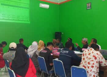 Rapat Dewan Pengupahan terkait penetapan UMK Grobogan 2026 yang digelar di Kantor Disnakertrans Grobogan pada Senin, 22 Desember 2025. (Ahmad Abror/Lingkarjateng.id)