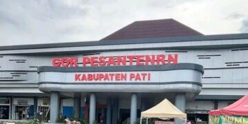 POTRET: Tampak depan Gedung Olahraga (GOR) Pesantenan Kabupaten Pati. (Lingkarnews Network)
