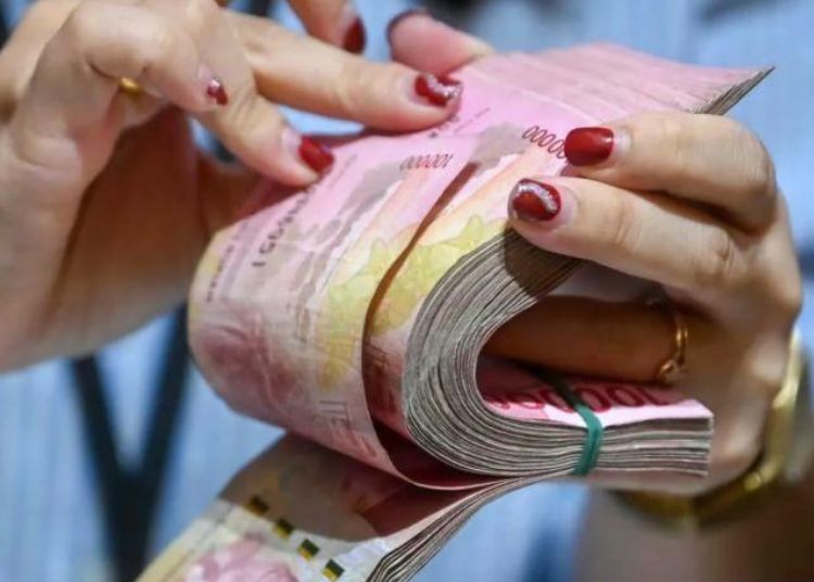 Rp598 M Dana Desa Non-earmark di Jateng Tak Bisa Dicairkan 25 ILUSTRASI: Uang rupiah pecahan Rp100.000. (Antara/Lingkarjateng.id)