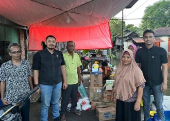 Tim SKPI dan Jakarta Connection menyalurkan bantuan bagi korban banjir di Langkat, Sumatra Utara, Minggu, 8 Desember 2025. (JMSI Network/Lingkarjateng.id)