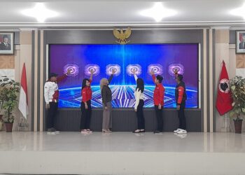 Bupati Kendal, Dyah Kartika Permanasari, membuka Herviano E-Sport Tournament 2025 Mobile Legends Kendal di Pendopo Tumenggung Bahurekso Setda Kendal, Minggu, 21 Desember 2025. (Anik Kustiani/Lingkarjateng.id)