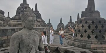 Kunjungan Wisatawan ke Jateng Diprediksi Tembus 8,57 Juta saat Libur Nataru 16 Objek wisata Candi Borobudur di Magelan, Jawa Tengah. (Antara)