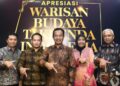 6 Warisan Budaya Jepara Ditetapkan sebagai WBTb Indonesia 2025 34 Kepala Dinas Pariwisata dan Kebudayaan (Disparbud) Kabupaten Jepara, Ali Hidayat, didampingi Sekretaris Dinas Agus Priyadi, Kabid Kebudayaan Mohamad Adjib Ghufron, Sub Koordinator Sejarah dan Kepurbakalaan Lia Supardianik, serta Sub Koordinator Kesenian Rizki Joko Premono, saat hadir langsung dalam penyerahan penghargaan Malam Apresiasi WBTB 2025. (Dok. for Lingkarjateng.id)