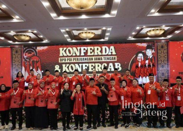 Daftar 35 Ketua DPC PDIP se-Jateng, Menjabat Untuk Periode 2025-2030 25 Ketua PDIP Megawati Soekarnoputri foto bersama pengurus baru DPD PDI Perjuangan Jawa Tengah periode 2025-2030. (Derap Juang)