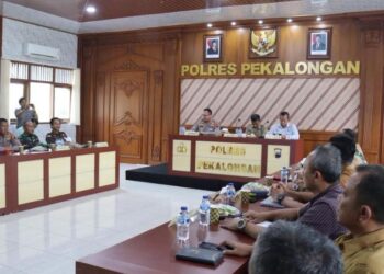 Marak Alih Fungsi Hutan, Forkopimda Pekalongan Segera Lakukan Langkah Intervensi 25 Kapolres Pekalongan AKBP Rachmad C. Yusuf memimpin rapat koordinasi lintas sektor membahas alih fungsi hutan di Petungkriyono, Selasa, 9 Desember 2025. (Fahri Akbar/Lingkarjateng.id)