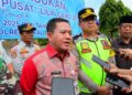 Wakil Bupati Pekalongan Sukirman diwawancara usai mengikuti Apel Gelar Pasukan Operasi Lilin Candi 2025 di halaman Mapolres Pekalongan, Jumat, 19 Desember 2025. (Fahri Akbar/Lingkarjateng.id)