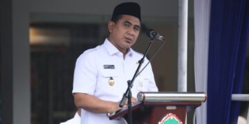Wakil Gubernur Jawa Tengah Taj Yasin saat mengisi acara Peringatan Hari Bakti ke-80 Kementrian PU, di Halaman Kantor Dinas Pekerjaan Umum, Bina Marga dan Cipta Karya (PU BMCK) Provinsi Jawa Tengah pada Rabu, 3 Desember 2025. (Humas Pemprov Jateng/Lingkarjateng.id)