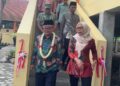 Bupati Demak, Eisti'anah, mendampingi Mendikdasmen, Abdul Mu'ti, saat meresmikan hasil revitalisasi di SDN Wonorejo 2, Kabupaten Demak, Sabtu, 3 Januari 2026 lalu. (M. Burhanuddin Aslam/Lingkarjateng.id)