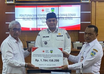 Wakil Bupati Jepara, M. Ibnu Hajar, saat menghadiri penutupan sekaligus penyerahan hasil Bulan Dana dan Donasi PMI Tahun 2025 di Ruang Rapat RMP Sosrokartono Jepara, Rabu, 21 Januari 2026. (Tomi Budianto/Lingkarjateng.id)