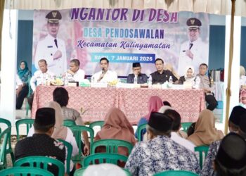 Kalinyamatan Jepara Terima Kucuran Anggaran Pembangunan Jalan Rp30 Miliar 27 Bupati Jepara, Witiarso Utomo, saat kegiatan Bupati Ngantor di Desa di Desa Pendosawalan, Kecamatan Kalinyamatan, Kabupaten Jepara, Rabu, 7 Januari 2026. (Tomi Budianto/Lingkarjateng.id)