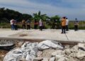 Komisi D DPRD Kendal saat meninjau proyek pembangunan jalan sekitar RSUD dr. Soewondo Kendal, Kamis, 8 Januari 2026. (Anik Kustiani/Lingkarjateng.id)