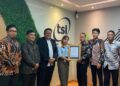 Dapat Sertifikasi ISO, Keamanan Layanan Digital Pemkab Kendal Makin Kuat 26 Tim Diskominfo dan Disdukcapil Kabupaten Kendal menerima Sertifikat ISO. (Diskominfo Kendal/Lingkarjateng.id)