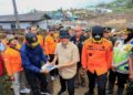 Gubernur Jawa Tengah (Jateng) Ahmad Luthfi meninjau lokasi bencana banjir dan tanah longsor di Kabupaten Purbalingga, Jumat, 30 Januari 2026. (Humas Pemprov Jateng/Lingkarjateng.id)