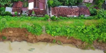 Pemkab Kendal dan Pemprov Jateng Percepat Penanganan Darurat Sungai Bodri 4 Kondisi tanggul Sungai Bodri. (Dok. Pribadi/Lingkarjateng.id)