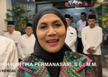Malam Pergantian 2025-2026, Pemkab Kendal Himpun Donasi Rp936 Juta untuk Sumatra 25 Bupati Kendal, Dyah Kartika Permanasari memberikan keterangan di sela menghadiri acara doa bersama untuk korban bencana Sumatra di Pendopo Tumenggung Bahurekso, Rabu malam, 31 Desember 2025. (Tangkapan Layar Lingkar TV)