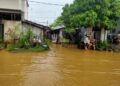 Banjir di wilayah Kecamatan Juwana, Kabubpaten Pati masuk ke area permukiman warga pada Kamis, 15 Januari 2026. (Lingkarnews Network)