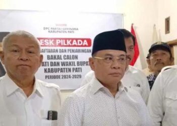 Ketua DPC Gerindra Pati Hardi bersama Bupati Pati Nonaktif Sudewo. (Lingkarnews Network)