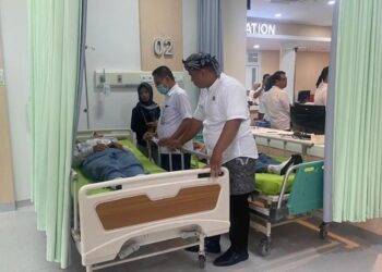 SPPG Minta Maaf dan Siap Tanggung Jawab Soal Keracunan MBG di SMA 2 Kudus 26 Siswa SMA 2 Kudus yang dirawat di RSUD dr. Loekmono Hadi karena mengeluh sakit perut pada Kamis, 29 Januari 2026. (Nisa Hafizhotus Syarifa/ Lingkarjateng.id)