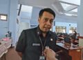 Sekretaris Daerah (Sekda) Kabupaten Pekalongan, M. Yulian Akbar, memberi keterangan di Gedung DPRD Kabupaten Pekalongan, Rabu, 7 Januari 2026. (Fahri Akbar/Lingkarjateng.id)