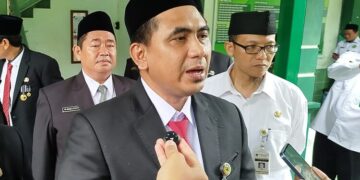 Wakil Gubernur Jawa Tengah, Taj Yasin Maimoen, memberi keterangan usai menghadiri Hari Amal Bhakti Kementerian Agama di MAN 2 Rembang, Sabtu, 3 Januari 2026. (Vicky Rio/Lingkarjateng.id)