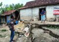 Kondisi tanah ambles di rumah warga  Kabupaten Blora. (Eko Wicaksono/Lingkarjateng.id)