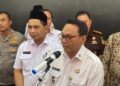 Wabup Chandra Resmi Gantikan Sudewo Jadi Plt Bupati Pati 26 Wakil Bupati Risma Ardhi Chandra memberikan keterangan kepada awak media usai menerima SK pengangkatan sebagai pelaksana tugas Bupati Pati menggantikan Sudewo pada Rabu, 21 Januari 2026. (Lingkarjateng.id)