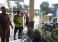 Viral Warga Tirto Pekalongan Protes Penanganan Banjir, Ini Respons Pemkab 37 Warga Desa Karangjompo membubarkan diri usai melakukan protes soal penanganan banjir di Kantor Kecamatan Tirto, Kabupaten Pekalongan, Senin, 26 Januari 2026. (Fahri Akbar/Lingkarjateng.id)