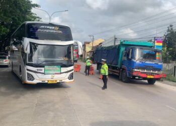 Awas! Ada Perbaikan Jalan di Jalur Pantura Trengguli Demak, Contraflow Diterapkan