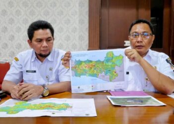 Kepala Dinas ESDM Jawa Tengah Agus Sugiharto memberikan keterangan, Rabu, 28 Januari 2026. (Humas Pemprov Jateng/Lingkarjateng.id)