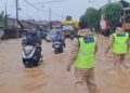 Waspada, Pantura Timur Berpotensi Dilanda Cuaca Ekstrem Hingga Februari 32 Banjir melumpuhkan jalan pantura Kudus-Pati hingga membuat arus lalu lintas tersendat, Senin, 12 Januari 2026. (Fahtur Rohman/Lingkarjateng.id)