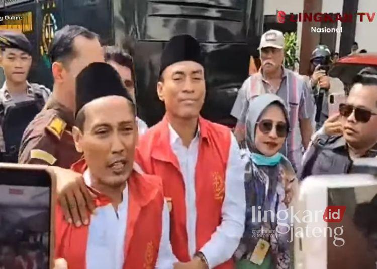 Botok dan Teguh AMPB Jalani Sidang Eksepsi Hari Ini 25 Terdakwa aktivis AMPB, Teguh Istianto dan Supriyono alias Botok, saat menghadiri sidang agenda eksepsi di Pengadilan Negeri Pati, Rabu, 7 Januari 2025. (Lingkarnews Network)