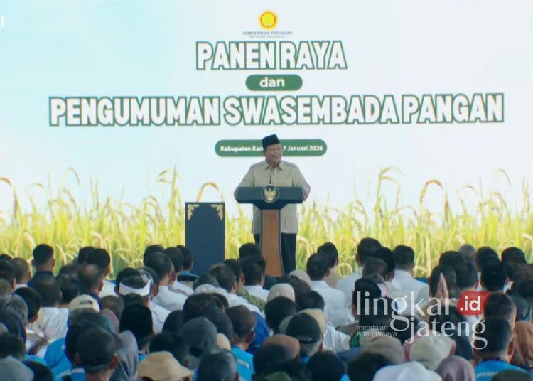 Prabowo Komitmen Seluruh Desa Rasakan Manfaat MBG pada Akhir Desember 2026 25 Presiden Prabowo Subianto memberikan pidato dalam kegiatan Panen Raya dan Pengumuman Swasembada Pangan di Karawang, Jawa Barat, Rabu, 7 Januari 2025. (Tangkapan Layar YouTube Sekretariat Presiden)