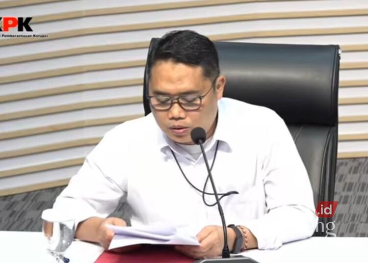 Calon Perangkat Desa di Pati Diduga Diperas hingga Rp225 Juta per Orang 25 Pelaksana Tugas Deputi Penindakan dan Eksekusi Komisi Pemberantasan Korupsi Asep Guntur Rahayu saat konferensi pers di Gedung Merah Putih KPK, Jakarta, Selasa, 20 Januari 2026. (Tangkapan layar YouTube KPK RI/Lingkarjateng.id)