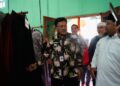 Dari Donasi Jadi Sembako, Wali Kota Salatiga Apresiasi Pasar Sandang Murah 34 Wali Kota Salatiga Robby Hernawan melihat pakaian yang dijual di Pasar Sandang Murah yang digelar di Cebongan, Jumat, 30 Januari 2026. (Dok.Prokompim Setda Salatiga/Lingkarjateng.id)
