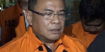 Bupati Pati Nonaktif Sudewo usai ditetapkan sebagai tersangka dugaan pemerasan oleh KPK. (Antara)