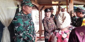 10 Rumah di Desa Gedong Kendal Dapat Bantuan Program Jambanisasi TMMD 12 Bupati Kendal Dyah Kartika Permanasari meninjau progres pelaksanaan program TNI Manunggal Membangun Desa (TMMD) Reguler ke-127 di Desa Gedong, Kecamatan Patean, Kabupaten Kendal, Kamis, 26 Februari 2026. (Anik Kustiani/Lingkarjateng.id)