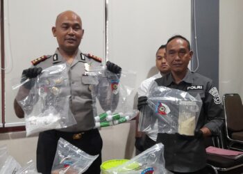 Kapolres Kendal saat konferensi pers ungkap kasus, di Mapolres Kendal, Senin (23/2). Foto : Anik Kustiani /Lingkar Jateng