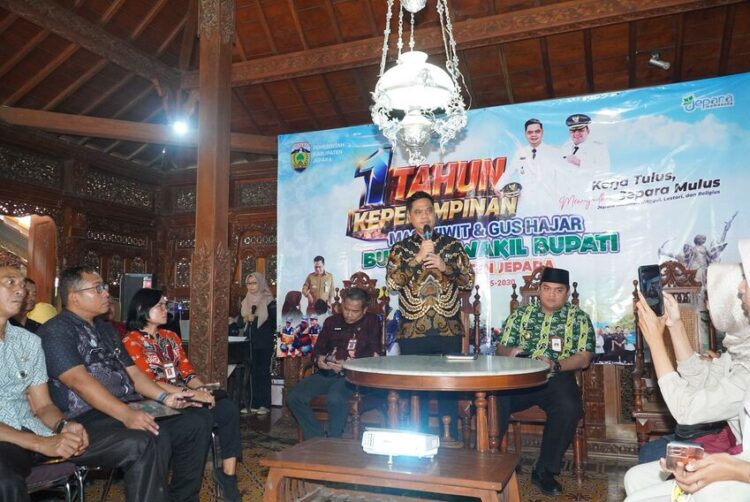 Baru Setahun Dipimpin Mawar, Infrastruktur Jalan di Jepara Kian Mantap 25 Kegiatan refleksi Setahun Kepemimpinan Witiarso Utomo (Mas Wiwit) dan Wakil Bupati Jepara, M. Ibnu Hajar (Gus Hajar) di Anjungan Jepara Puri Maerokoco Semarang, pada Jumat (20/02/2026). Foto : Tomi Budianto /Lingkar Jateng