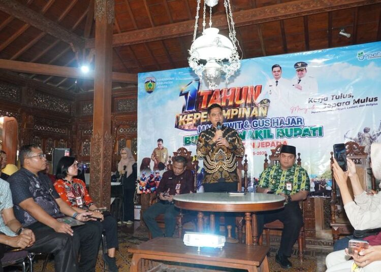 Baru Setahun Dipimpin Mawar, Infrastruktur Jalan di Jepara Kian Mantap 25 Kegiatan refleksi Setahun Kepemimpinan Witiarso Utomo (Mas Wiwit) dan Wakil Bupati Jepara, M. Ibnu Hajar (Gus Hajar) di Anjungan Jepara Puri Maerokoco Semarang, pada Jumat (20/02/2026). Foto : Tomi Budianto /Lingkar Jateng