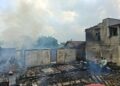 TERBAKAR: Puing-puing rumah milik warga Desa Sumberagung RT 01 RW 04, Kecamatan Jaken, Kabupaten Pati hangus terbakar Rabu, 4 Februari 2026 siang. (Lingkarnews Network)