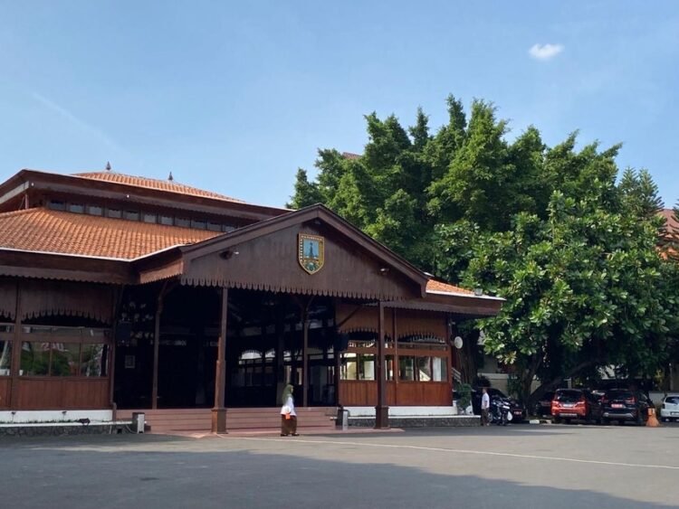 Seleksi Terbuka Jabatan Sekda Kudus Sepi Peminat, Baru Ada 2 Pelamar 25 Pendopo Kabupaten Kudus. Foto : Fahtur Rohman / Lingkar Jateng