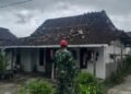 Salah satu rumah warga di Desa Kebowan, Kecamatan Winong, Kabupaten Pati, rusak usai diterjang angin puting beliung, Rabu, 18 Februari 2026. (LingkarJatengGroup Network/Lingkarjateng.id)