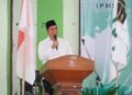 Bupati Jepara, Witiarso Utomo, memberi sambutan dalam Pengukuhan Cabang Kecamatan Ikatan Persaudaraan Haji Indonesia (IPHI) se-Kabupaten Jepara Masa Bakti 2026-2029 di Gedung Haji Jepara pada Selasa, 17 Februari 2026. (Tomi Budianto/Lingkarjateng.id)