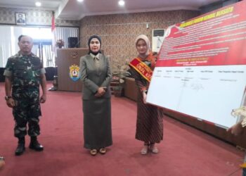 Bupati Kendal, Dyah Kartika Permanasari, menghadiri Deklarasi dan Pengukuhan Forum Kendal Bersatu di Gedung Paripurna DPRD Kendal pada Jumat, 6 Februari 2026 sore. (Anik Kustiani/Lingkarjateng.id)
