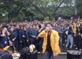 Aliansi Mahasiswa Semarang Raya menggelar demo di depan Mapolda Jateng, Kota Semarang, Kamis, 26 Februari 2026. (Rizky Syahrul Al-Fath/Lingkarjateng.id)