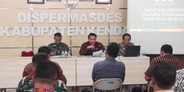 Rapat koordinasi TMMD Reguler ke-127 tahun 2026 di Aula Dinas Pemberdayaan Masyarakat dan Desa (Dispermasdes) Kabupaten Kendal, Selasa, 3 Februari 2026. (Anik Kustiani/Lingkarjateng.id)
