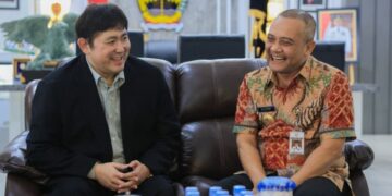 Gubernur Jawa Tengah Ahmad Luthfi (kanan) bersama Keluarga Diraja Brunei Darussalam Pangiran Muda Abdul Qawi ibni Mohamed Bolkiah (kiri) membahas rencana lanjutan investasi, Rabu, 4 Februari 2026. (Humas Pemprov Jateng)