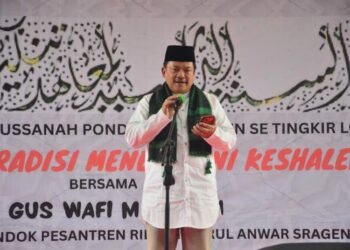 Wali Kota Salatiga Robby Hernawan saat menghadiri Haul Simbah Abdul Wahid dan Haflah Akhirussanah Pondok Pesantren di Tingkir Lor, Kecamatan Tingkir pada Minggu, 8 Februari 2026. (Dok.Prokompim Setda Salatiga/Lingkarjateng.id)