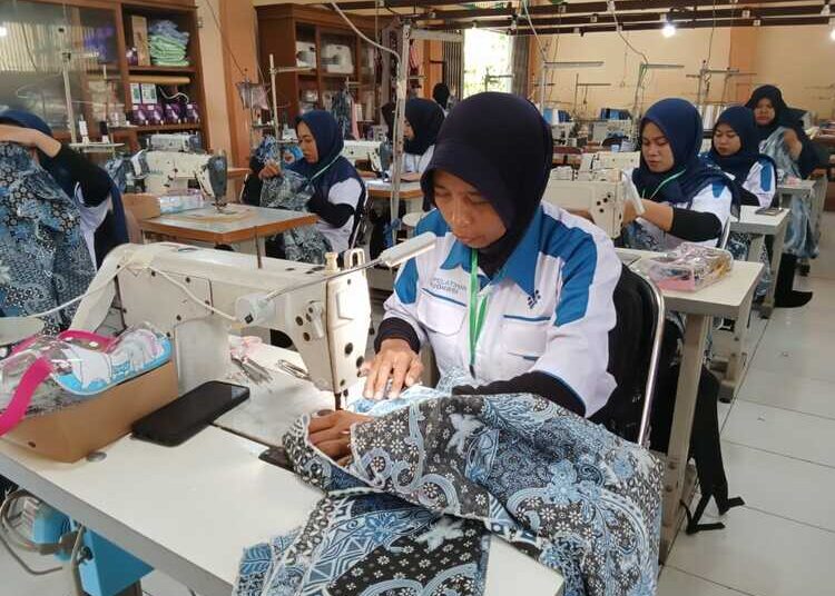 Salah satu kegiatan pelatihan menjahit yang dilaksanakan BLK Blora. Foto : Eko Wicaksono/Lingkar Jateng